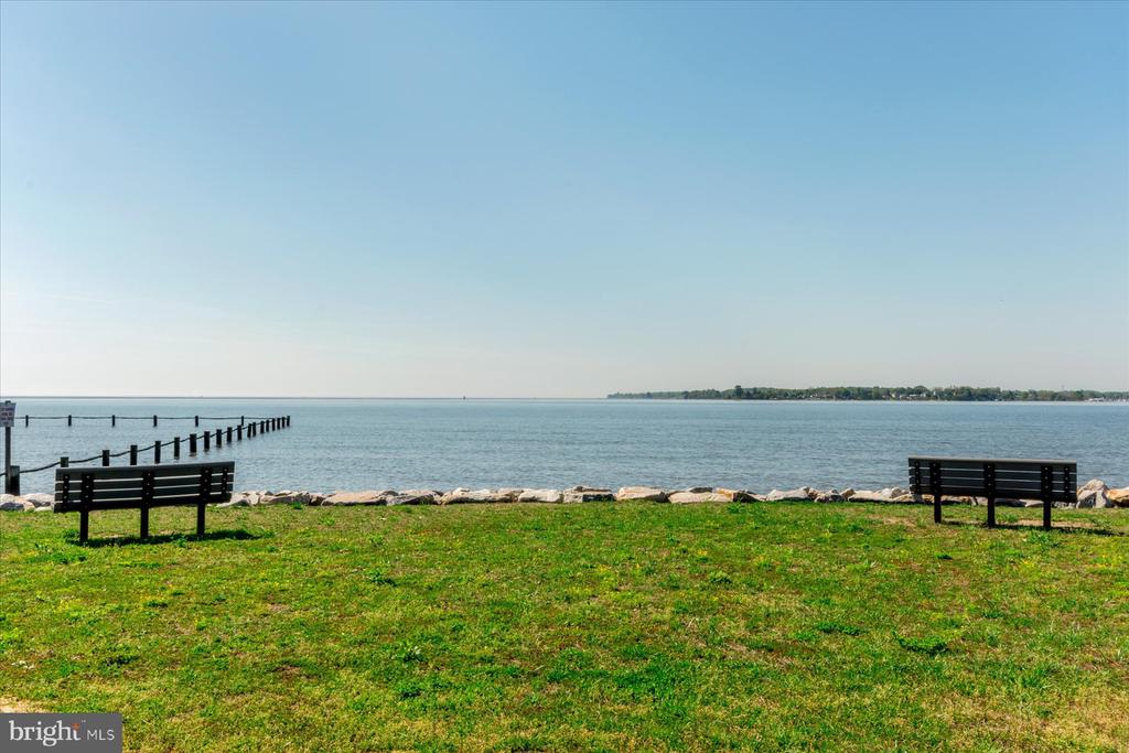 114 W Bay View Dr