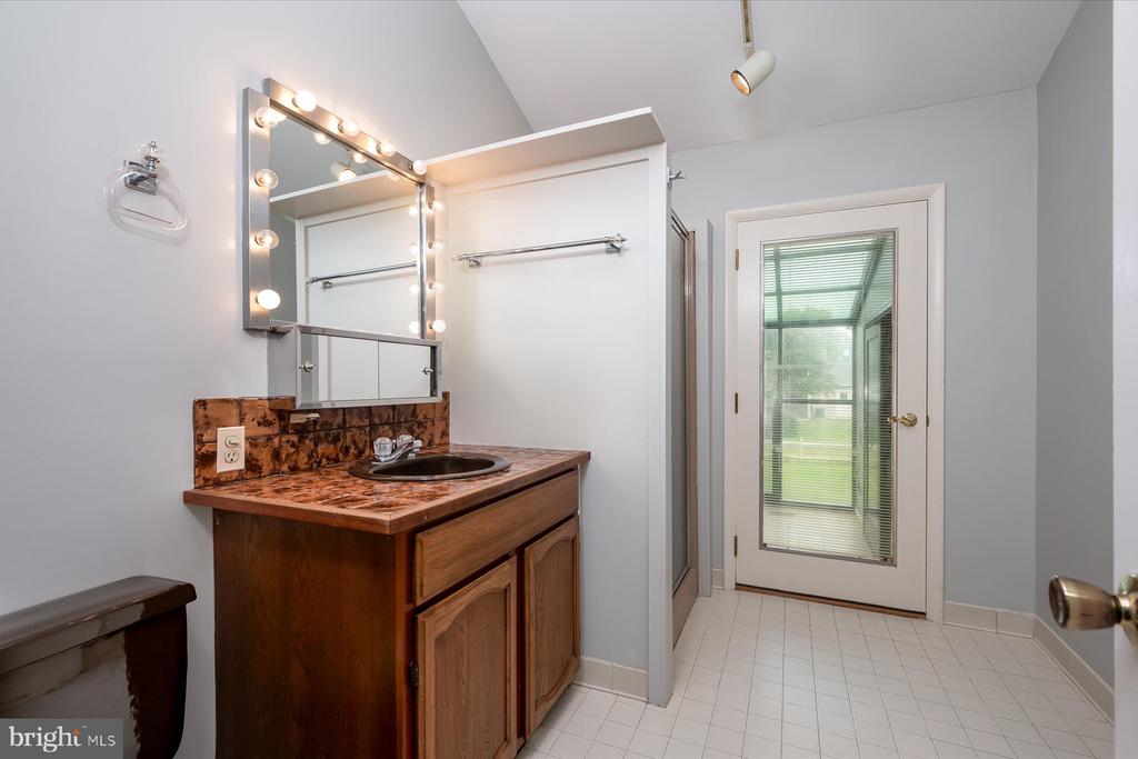 114 W Bay View Dr