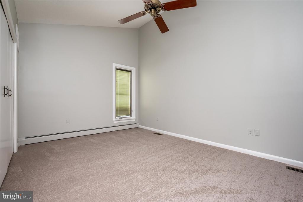 114 W Bay View Dr