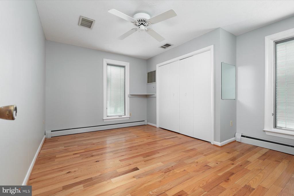 114 W Bay View Dr