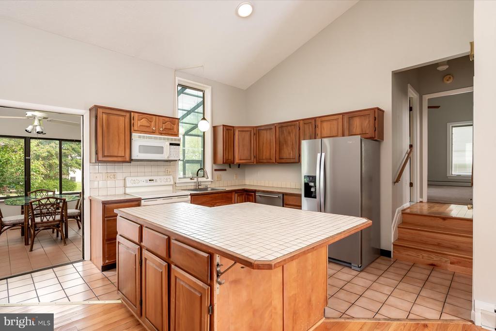114 W Bay View Dr