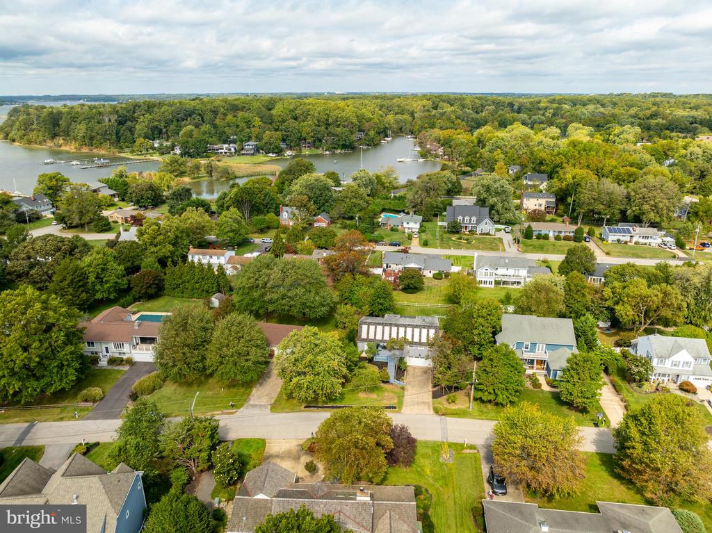 114 W Bay View Dr