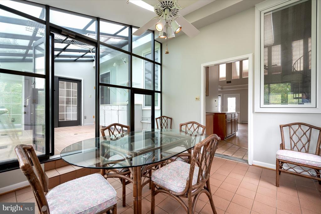 114 W Bay View Dr