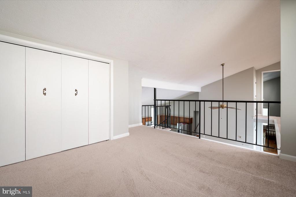 114 W Bay View Dr