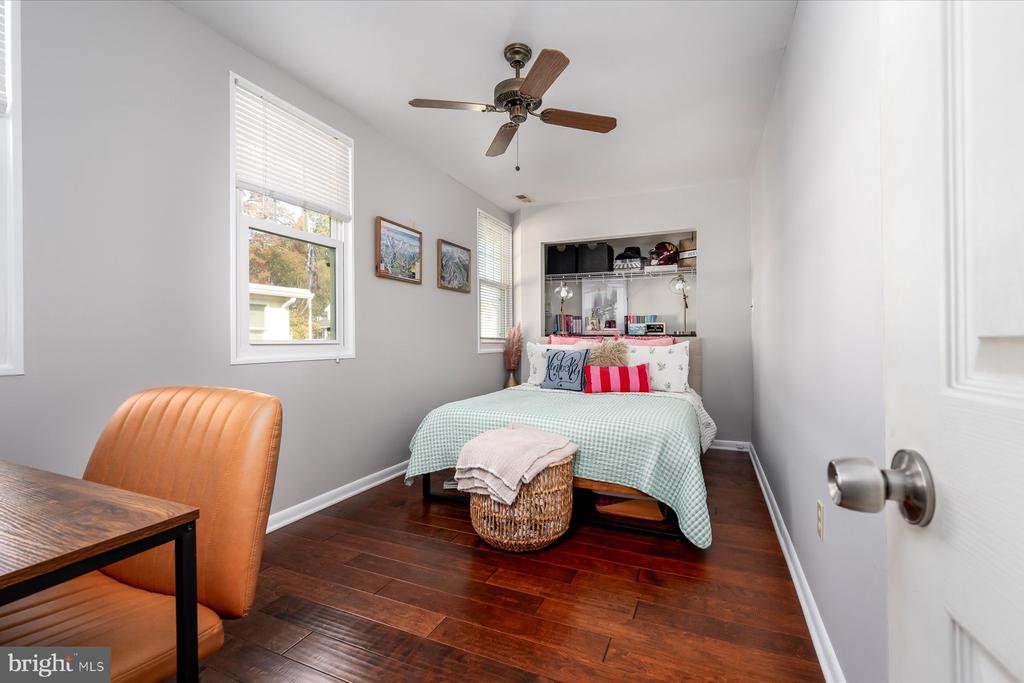 307 LINDEN AVE
