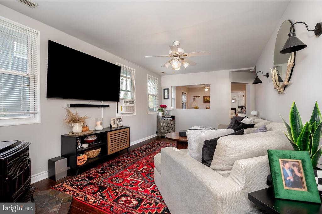 307 LINDEN AVE