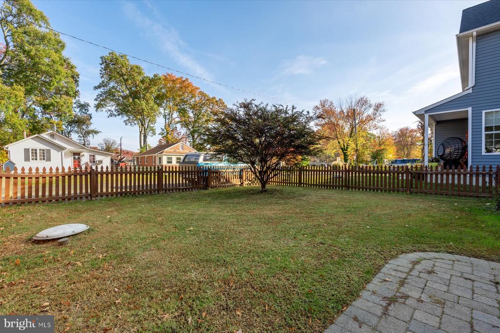 307 LINDEN AVE
