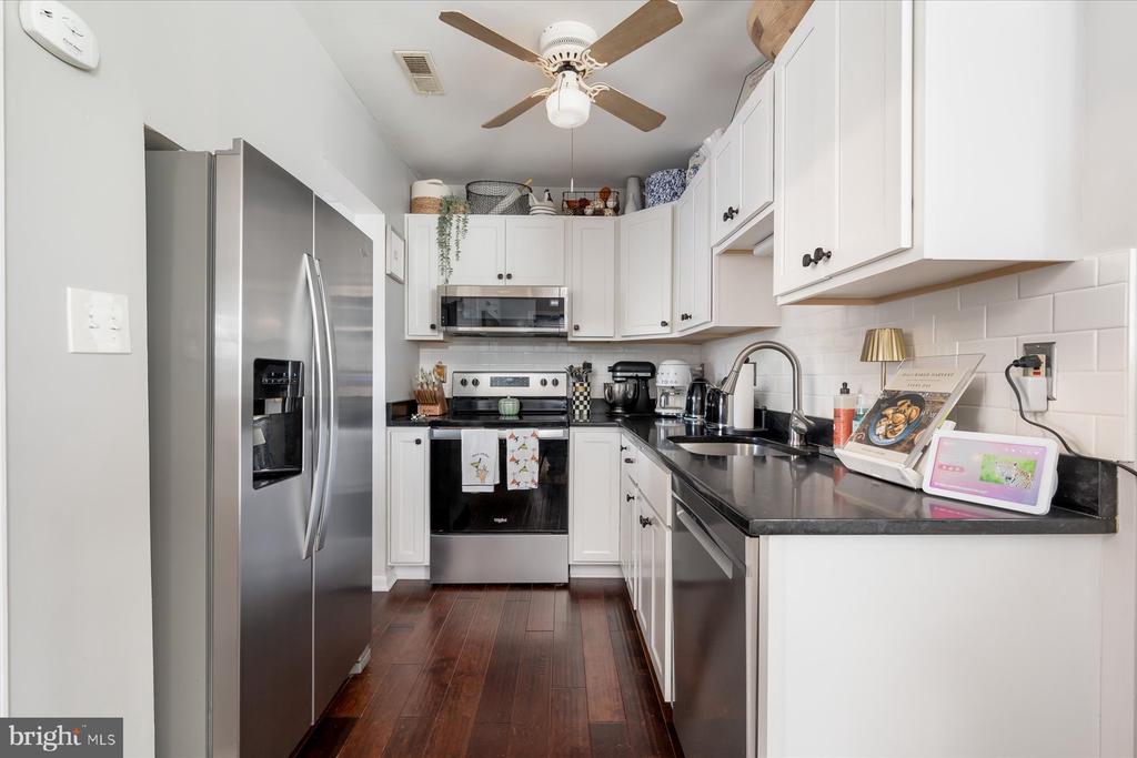 307 LINDEN AVE
