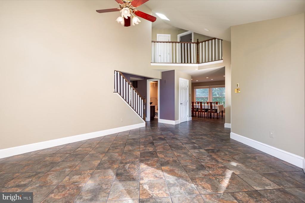6404 HEATHCLIFF LN