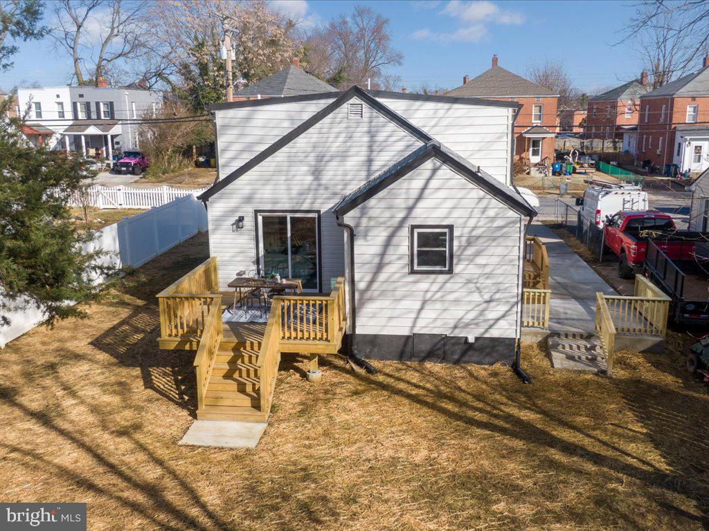 1009 Monroe St