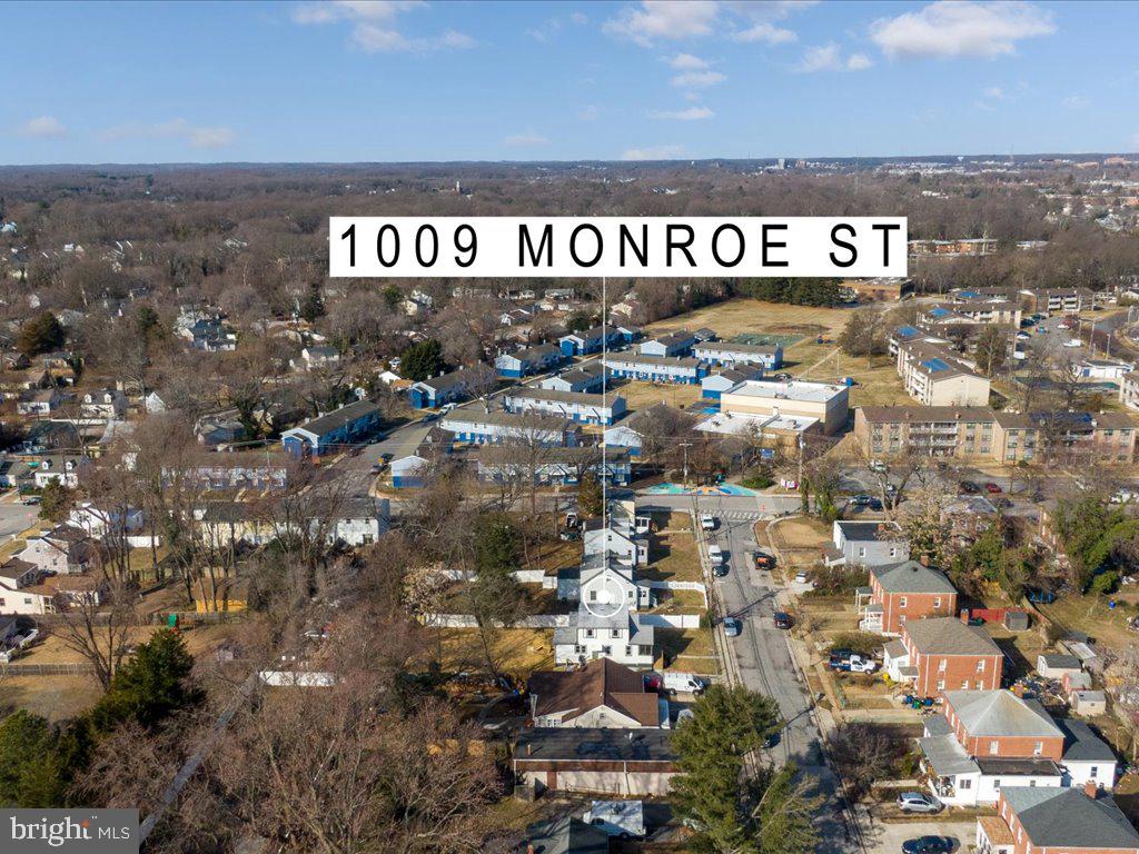1009 Monroe St