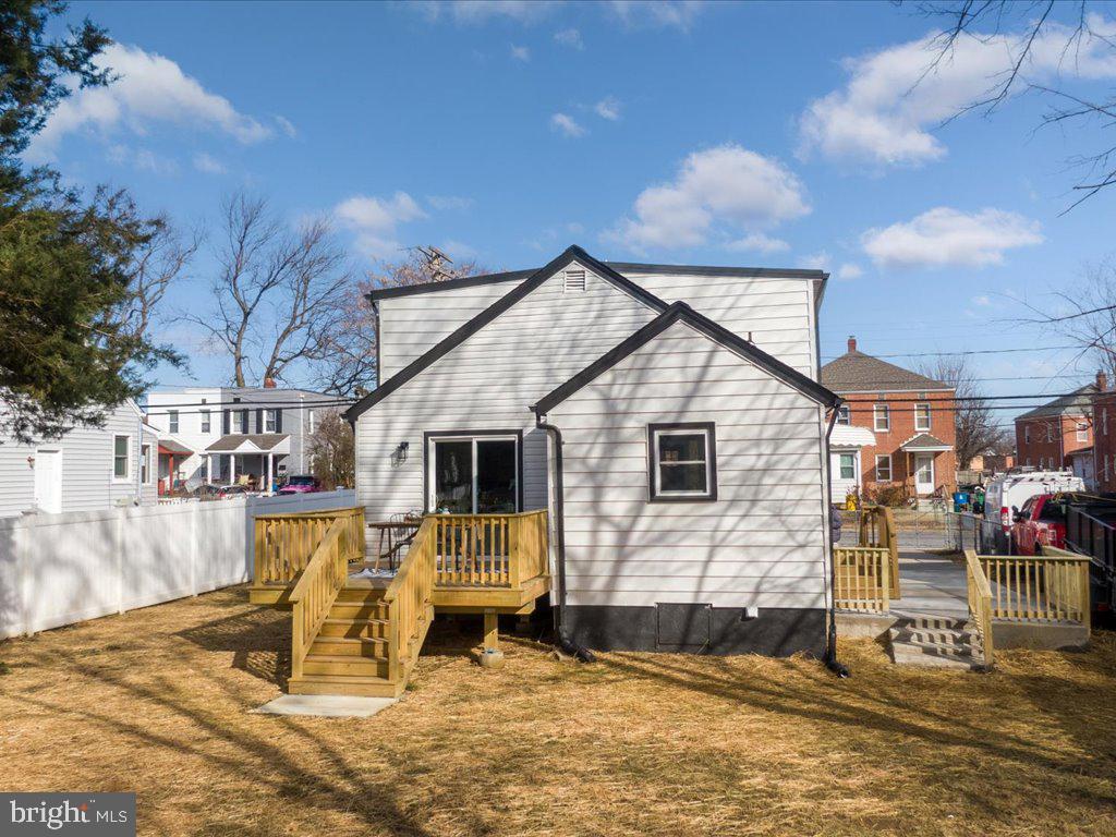 1009 Monroe St