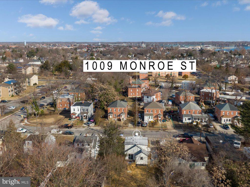 1009 Monroe St