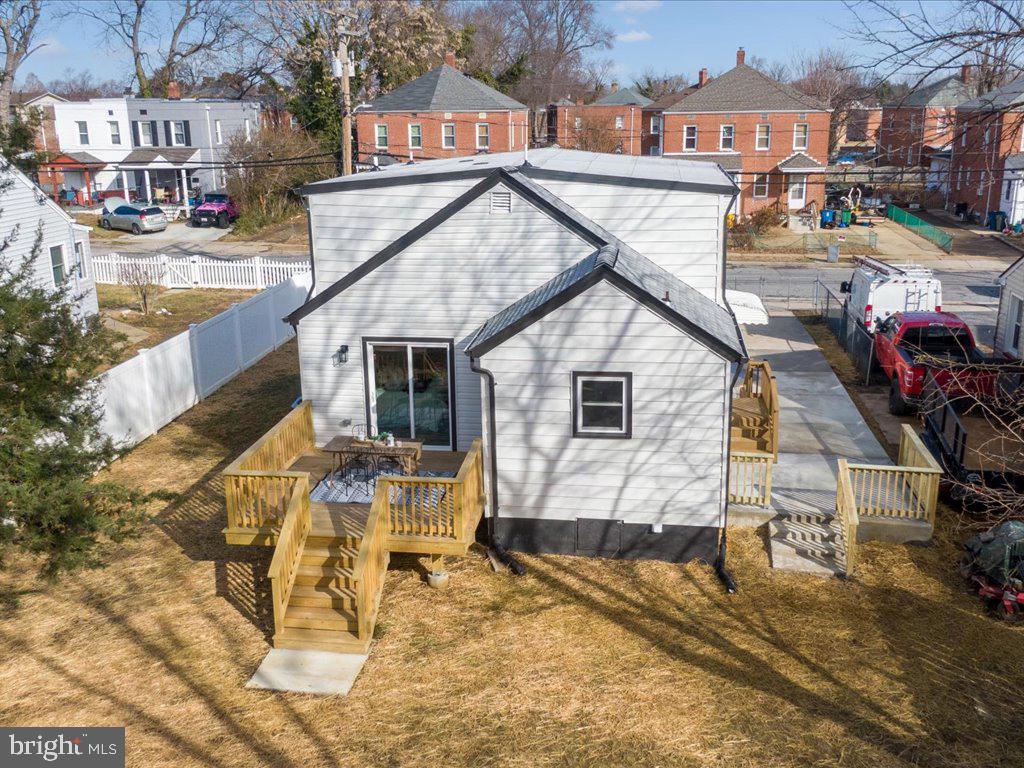1009 Monroe St