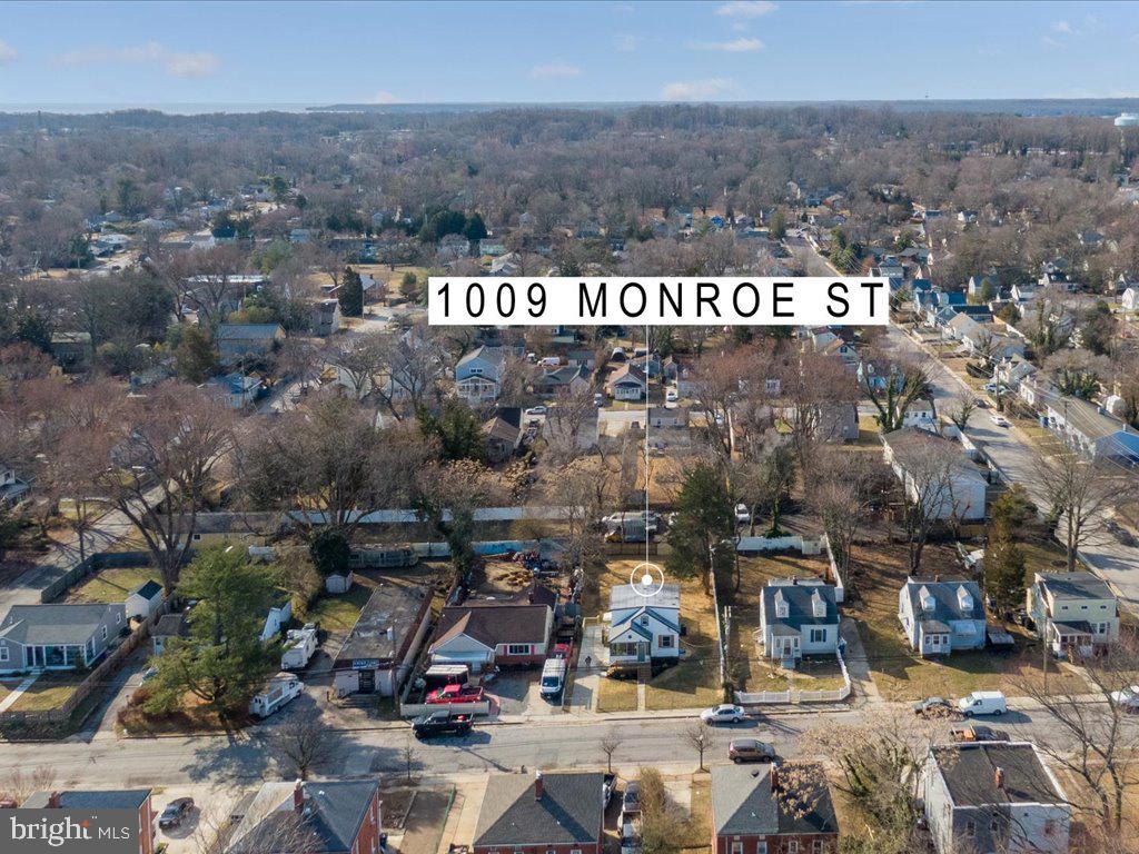 1009 Monroe St