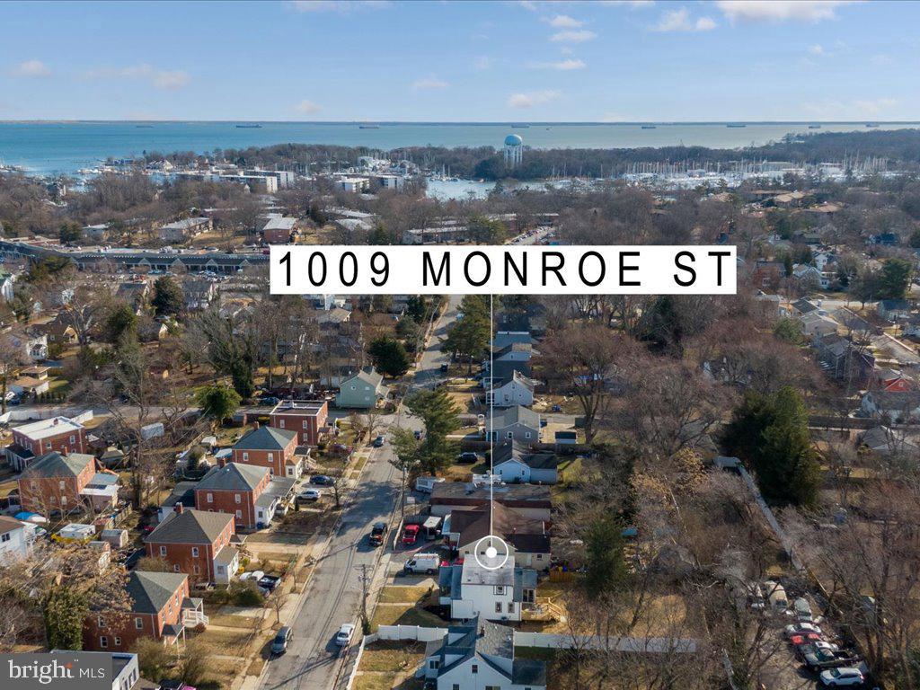 1009 Monroe St