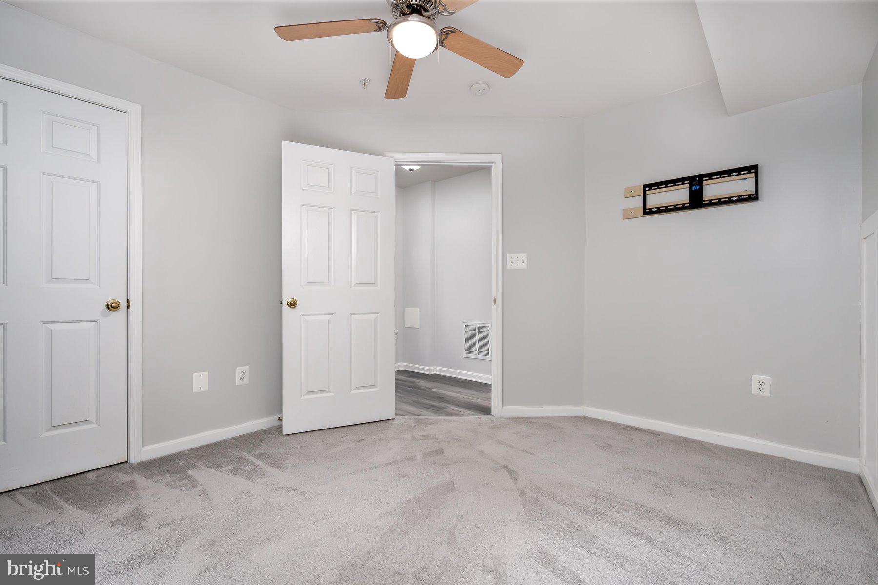 2148 HIDEAWAY CT #27