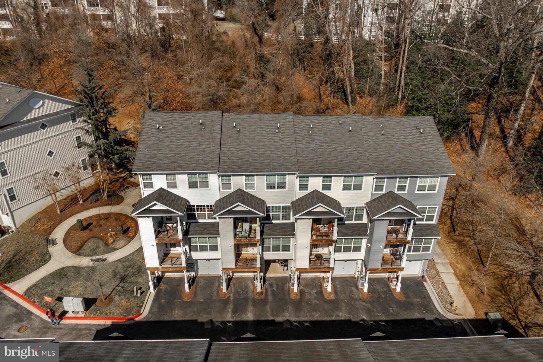 2148 HIDEAWAY CT #27