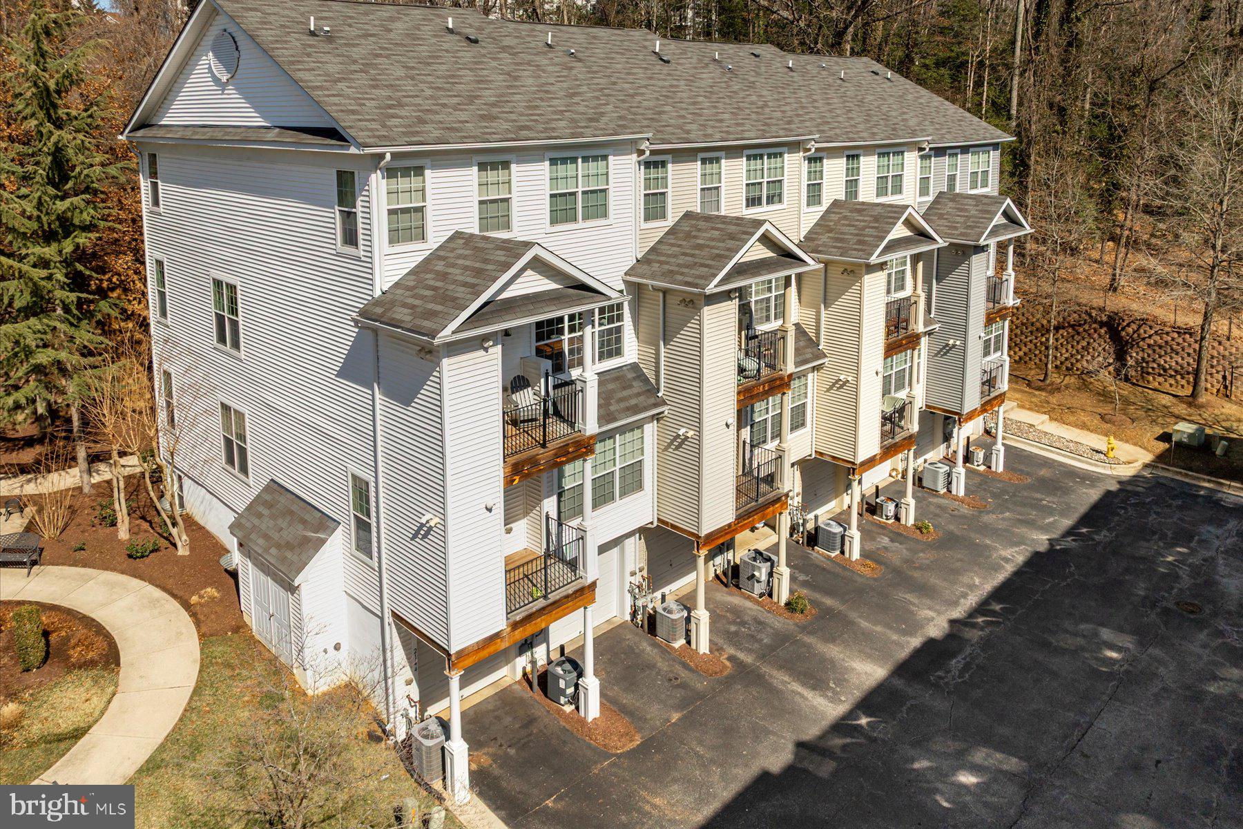 2148 HIDEAWAY CT #27