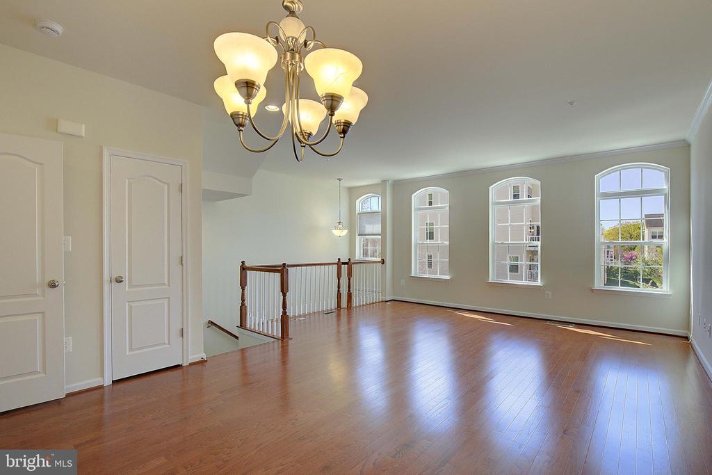 631 Highland Farms Cir