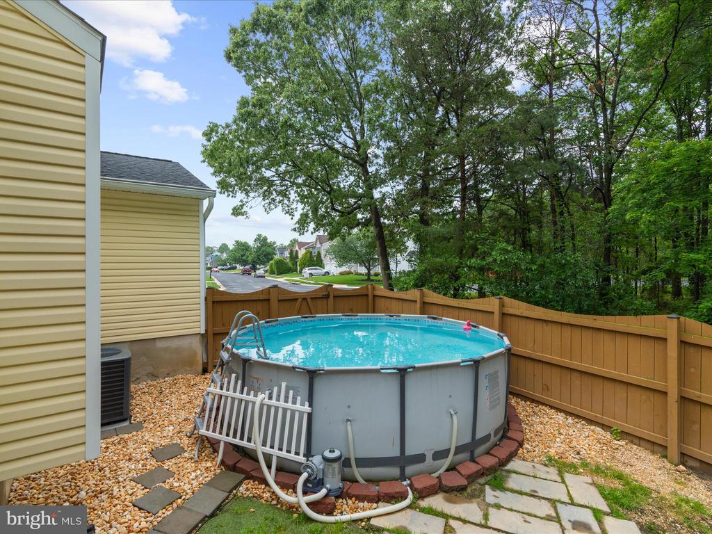 1904 Artillery Ln