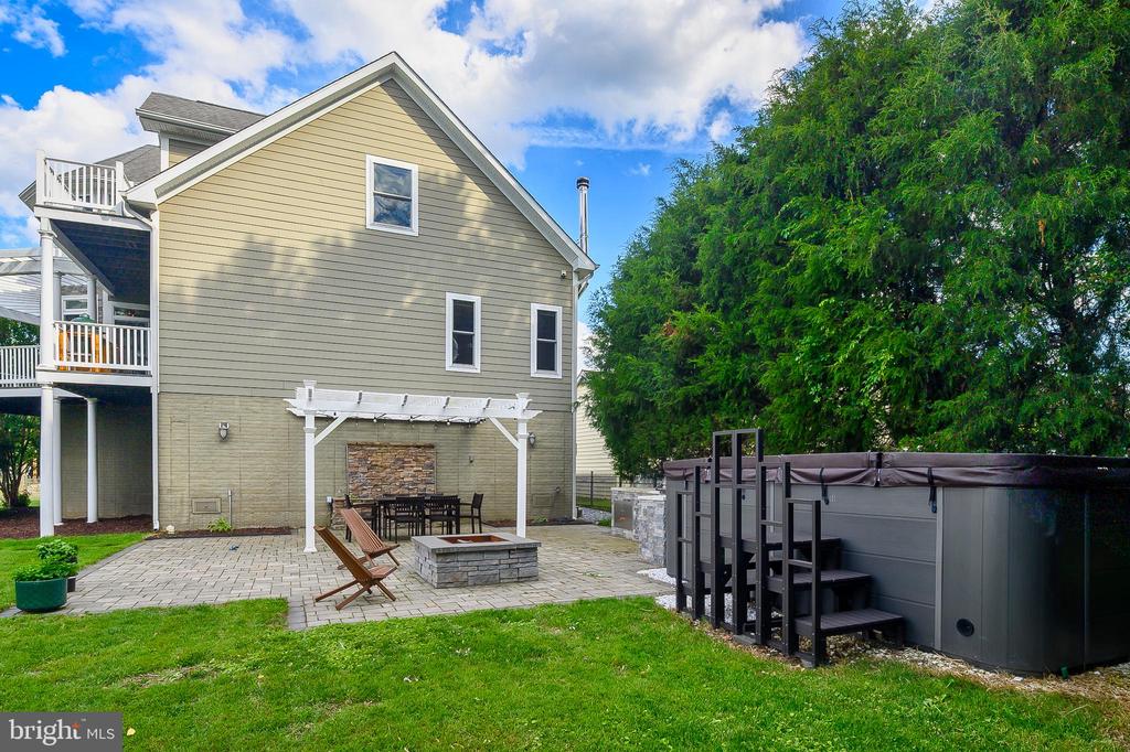 7802 HARBOR ROAD