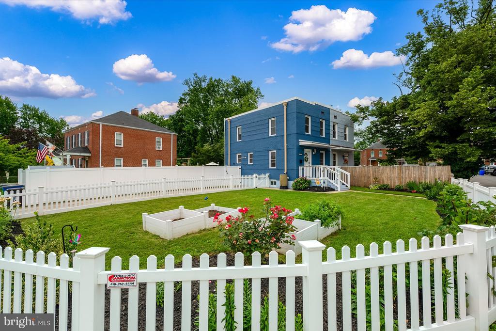 1005 Madison Ct