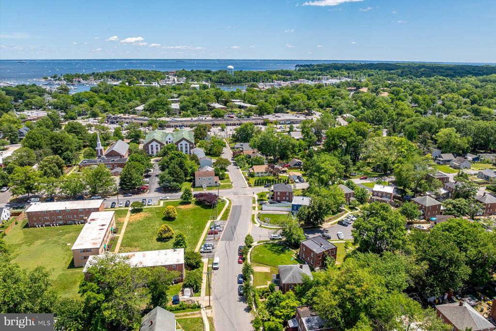 1005 Madison Ct
