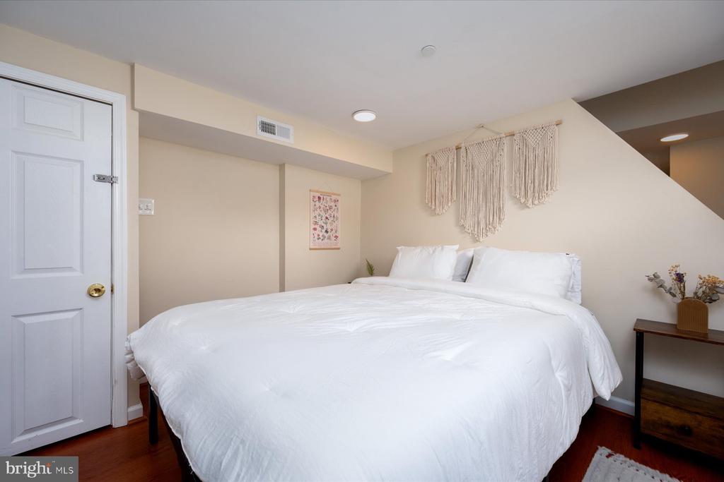 1005 Madison Ct