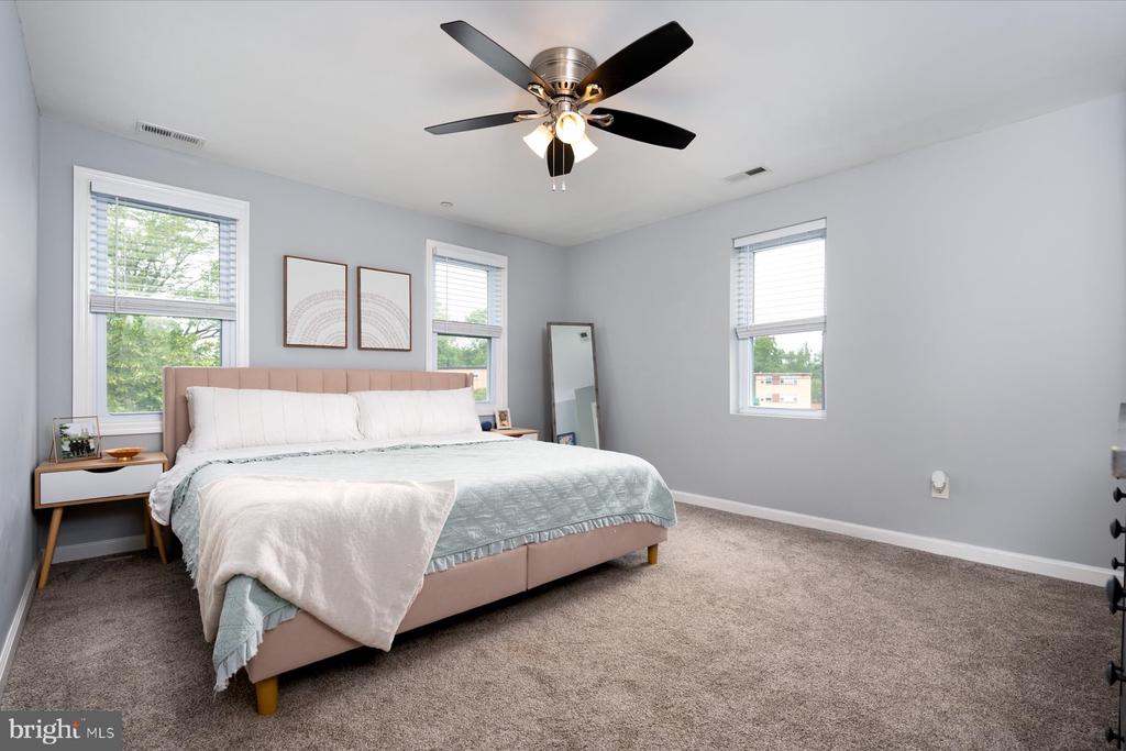 1005 Madison Ct