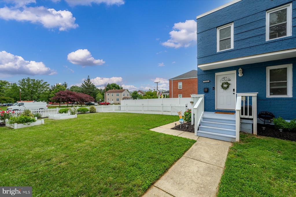 1005 Madison Ct