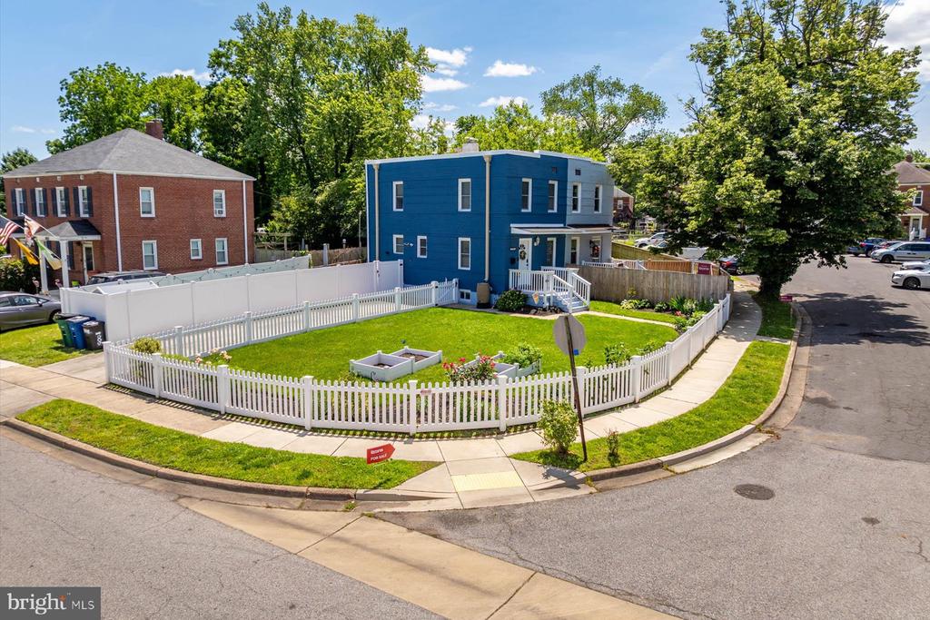 1005 Madison Ct