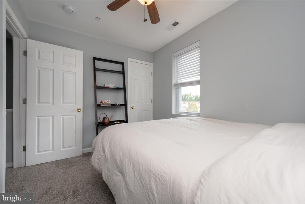 1005 Madison Ct