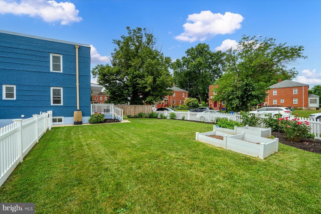 1005 Madison Ct