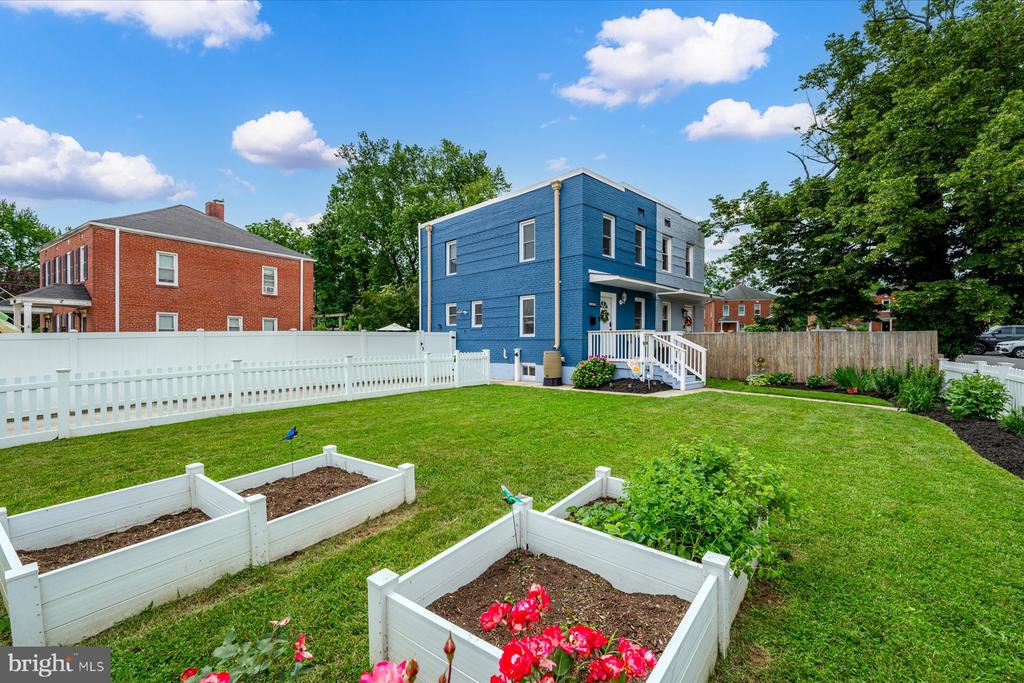 1005 Madison Ct