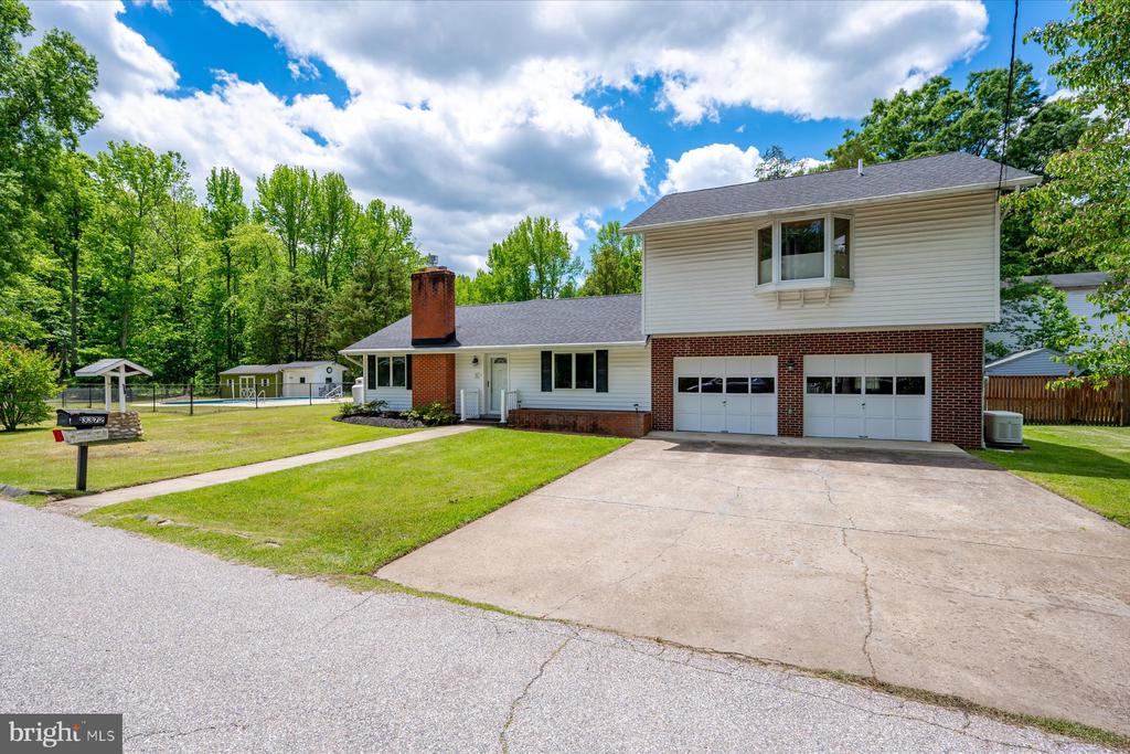 3372 Oak Dr