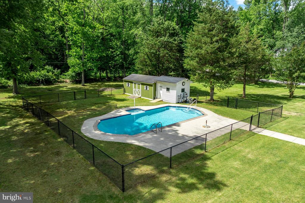 3372 Oak Dr