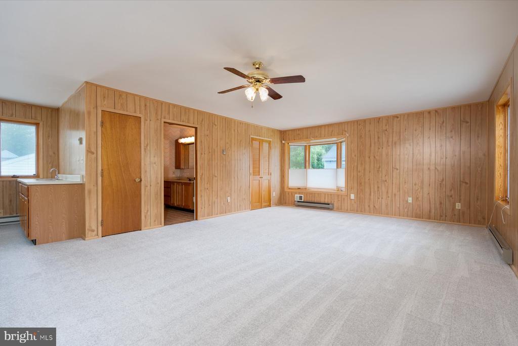 3372 Oak Dr