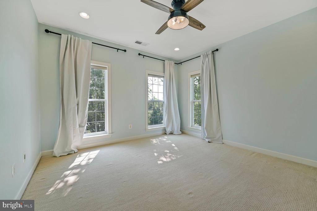 2000 MONTICELLO DRIVE