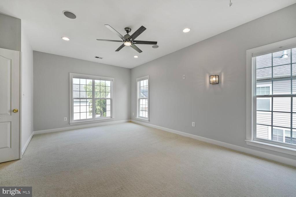 2000 MONTICELLO DRIVE