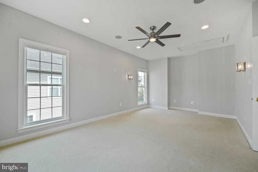 2000 MONTICELLO DRIVE