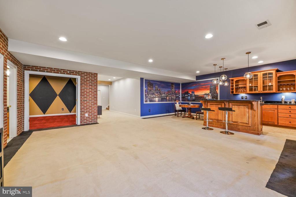 2000 MONTICELLO DRIVE