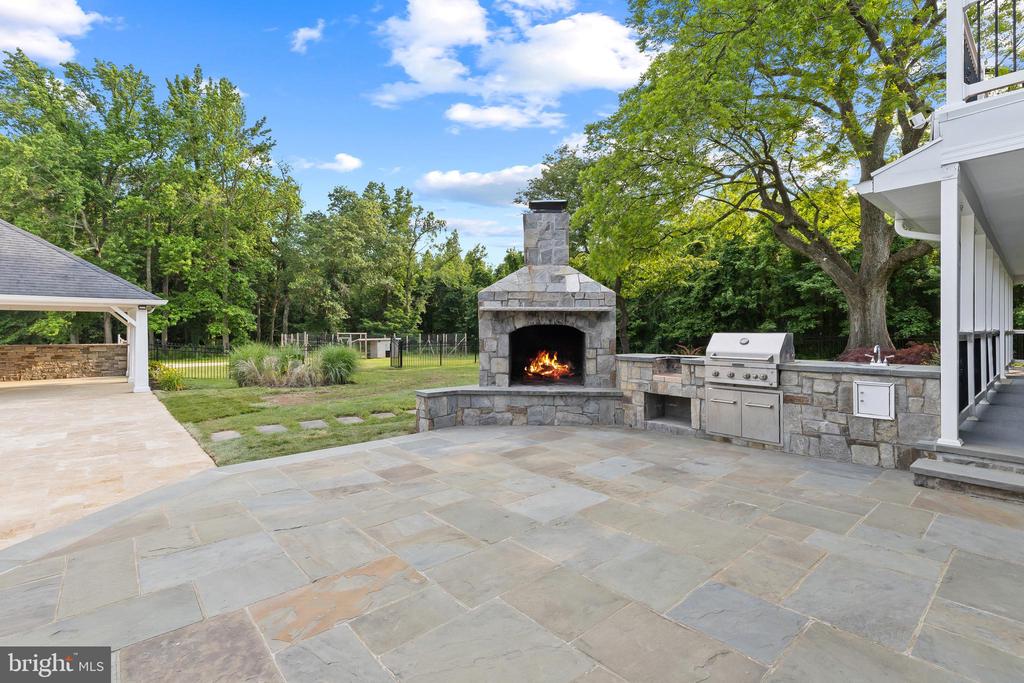 3399 POCAHONTAS DRIVE