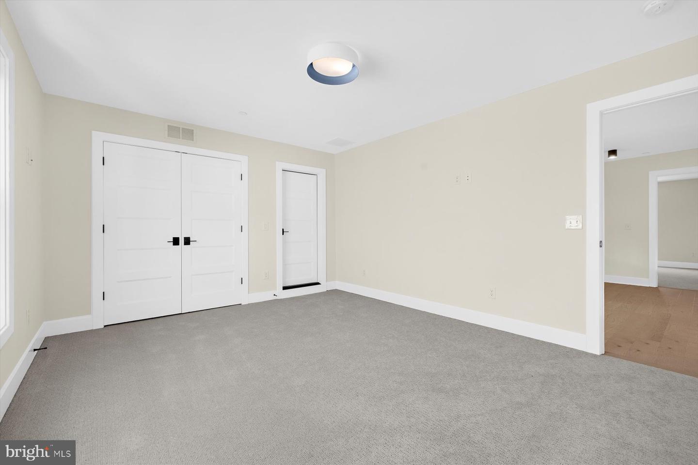 92 Edelton Ave