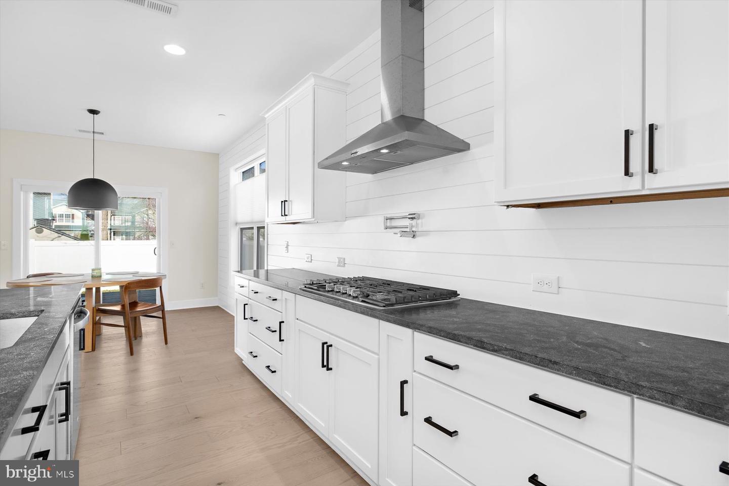 92 Edelton Ave
