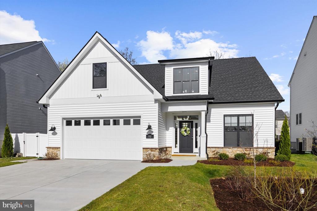 92 Edelton Ave
