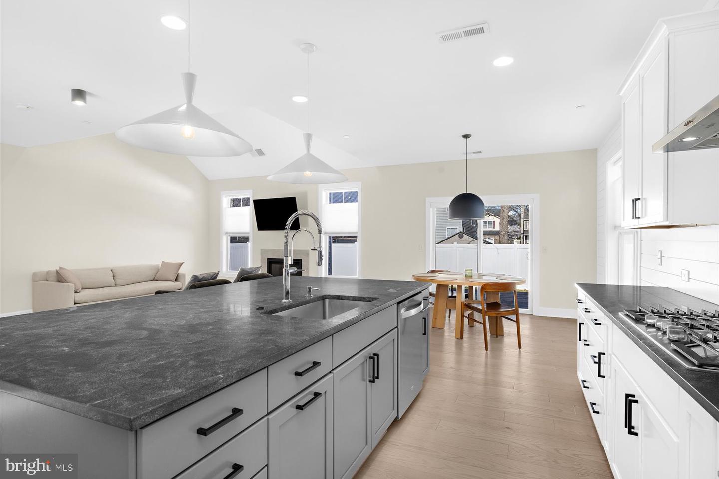 92 Edelton Ave
