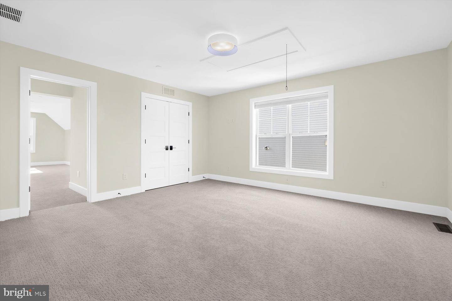 92 Edelton Ave