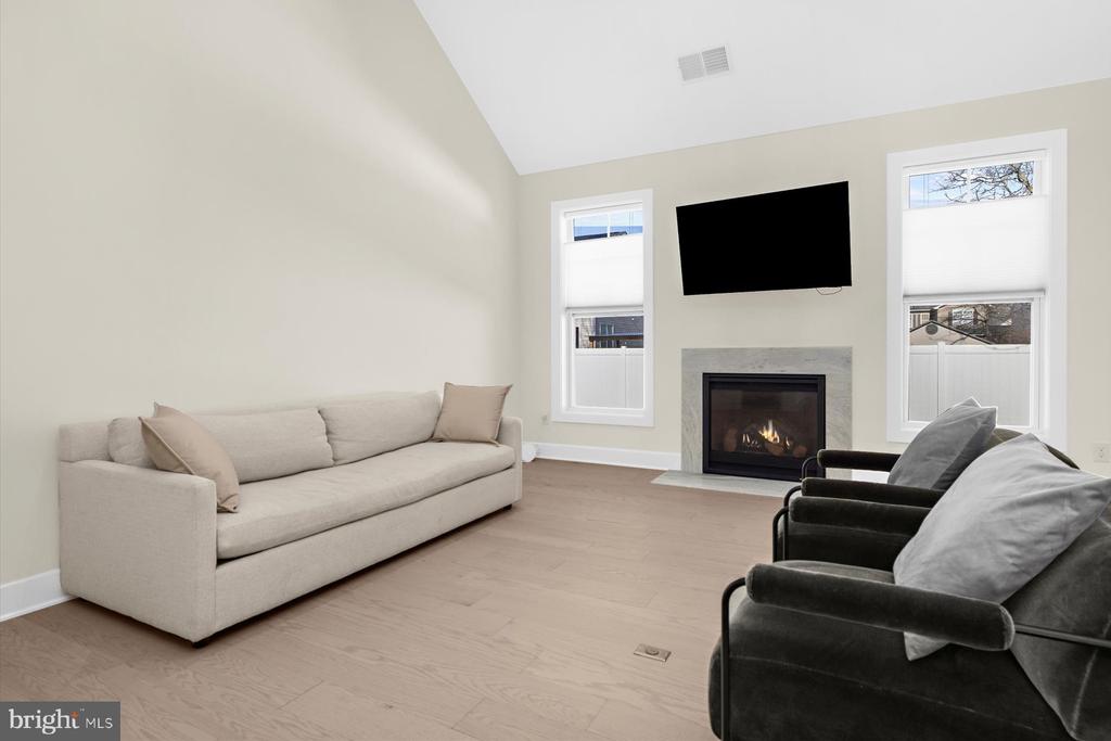 92 Edelton Ave