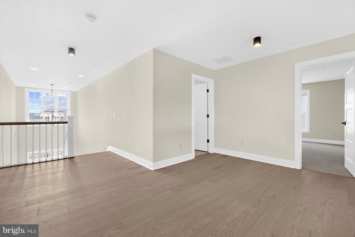 92 Edelton Ave